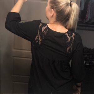 Black lace 3/4 sleeve shirt